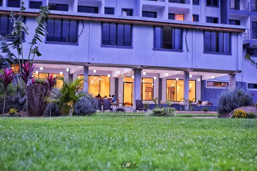 The Willis Hotel, Bomet Extérieur photo