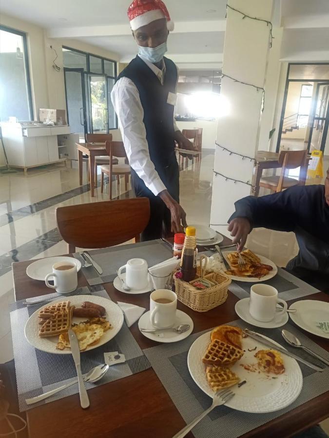 The Willis Hotel, Bomet Extérieur photo