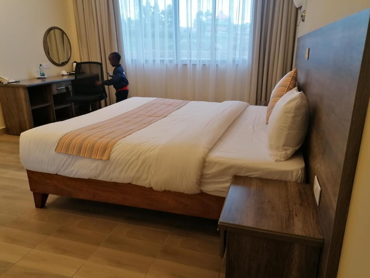 The Willis Hotel, Bomet Extérieur photo
